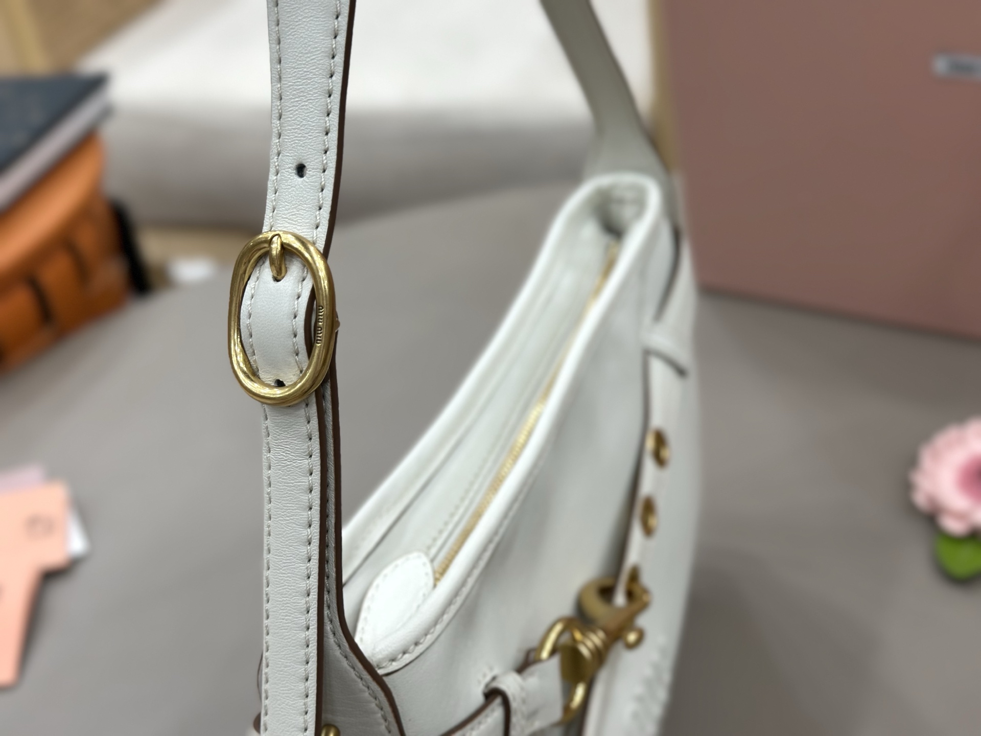 Miu Miu Leather Strap Buckle Shoulder Bag-30*18.5*4.5CM