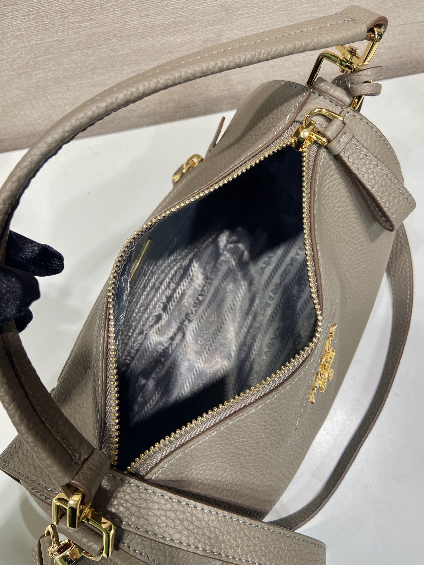 Pra*a Small Leather Bag 1BC277-25*15*11CM
