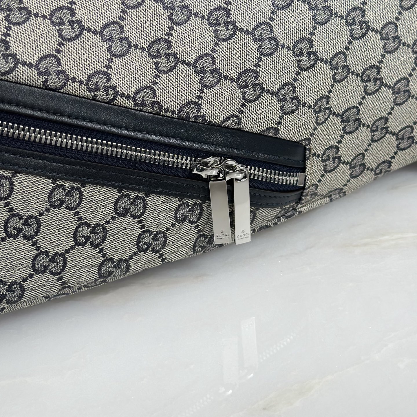 Gvc*1 Essence Classic Medium Backpack in Blue GG Canvas-34*45*17CM