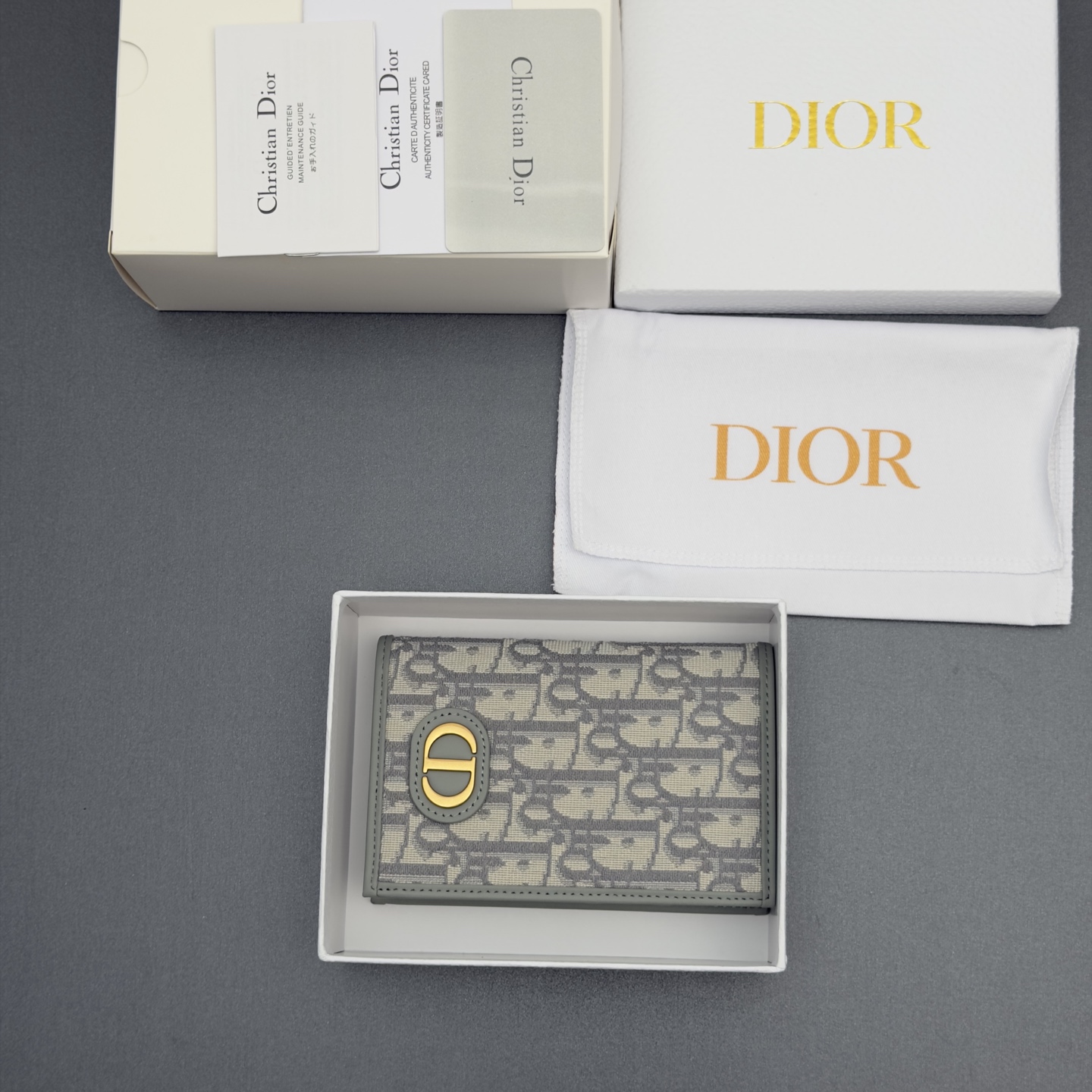 Diro Oblique 30 Montaigne Passport Holder-10*14*2CM
