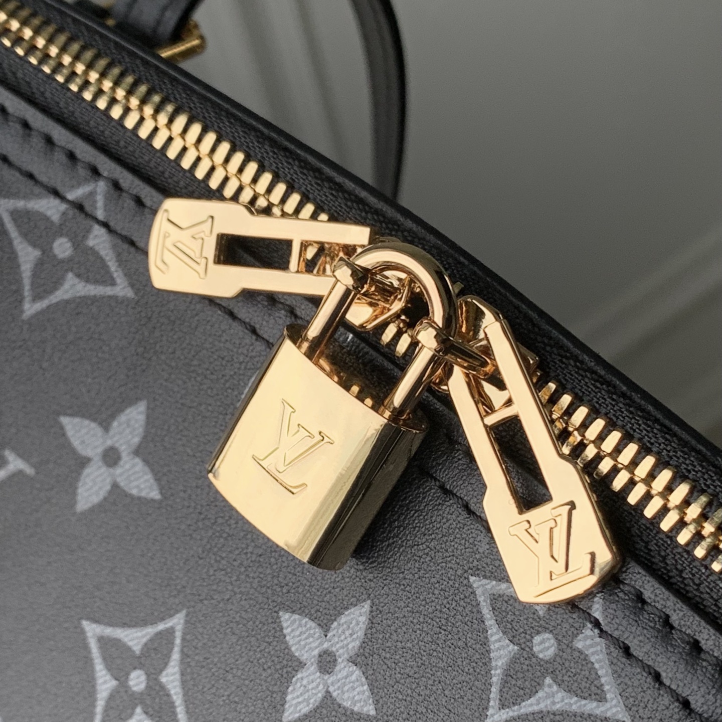 Lou*is Vvtt0n Squire East-West Handbags-29 x 14 x 8CM