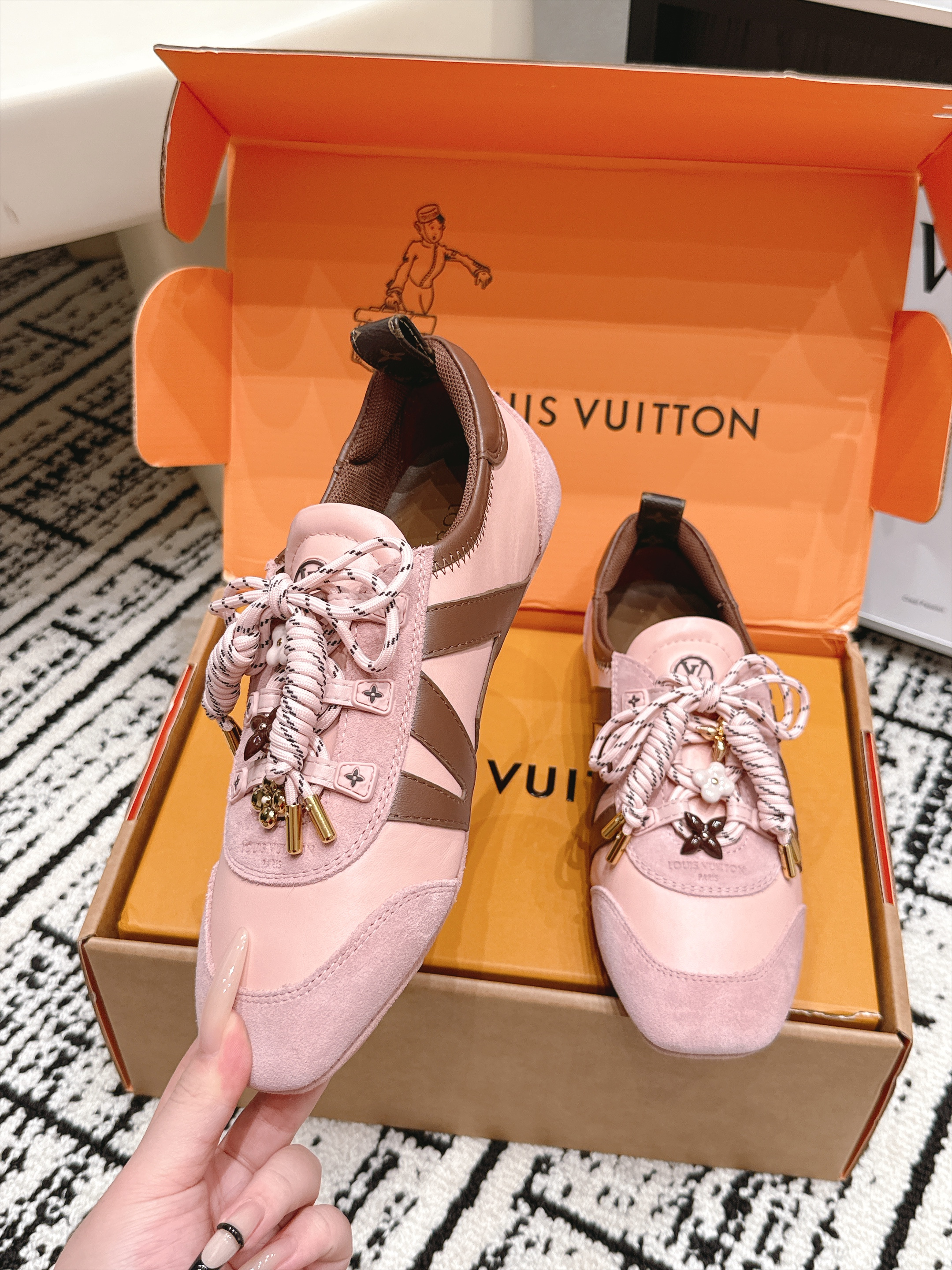 LV Sneakerina Sneaker (EU35-41)