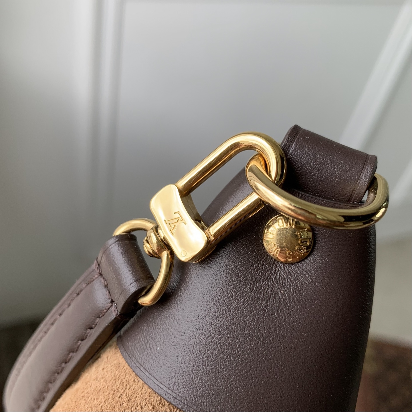 L0vis Vuit*ton Pochette Mia Bag-M2A252-22 x 14.5 x 8CM