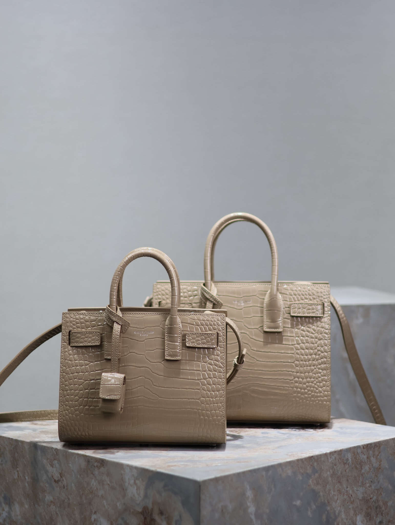 Y51 Sac De Jour-22x18x10.5&26x20.5x12.5CM