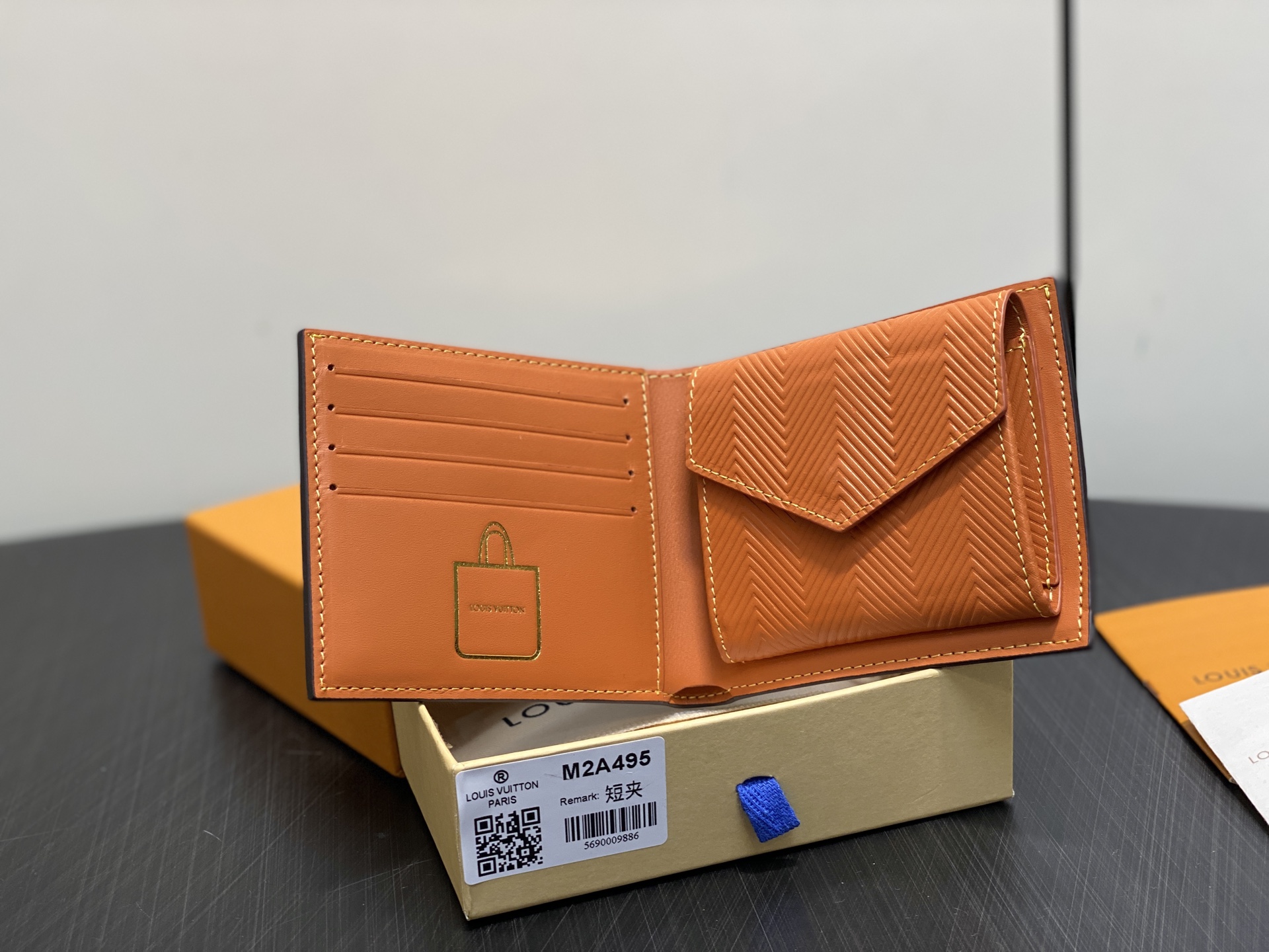 L0vis Vvtt0n Zippy Wallet-11 x 8.5 x 2CM