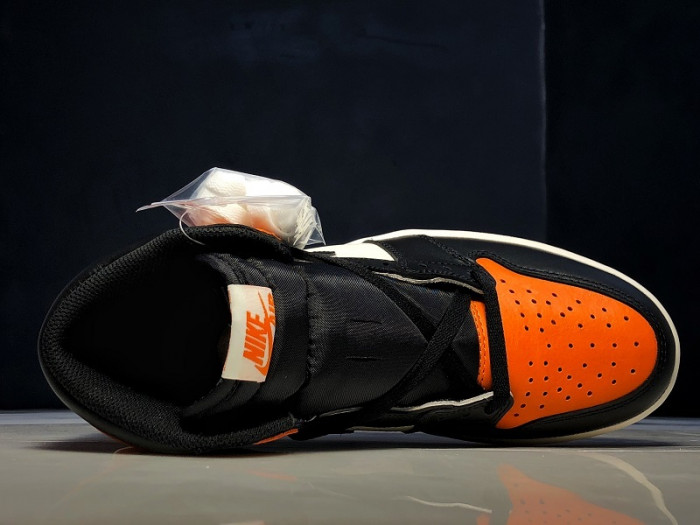 JORDAN 1 RETRO SHATTERED BACKBOARD 555088-005