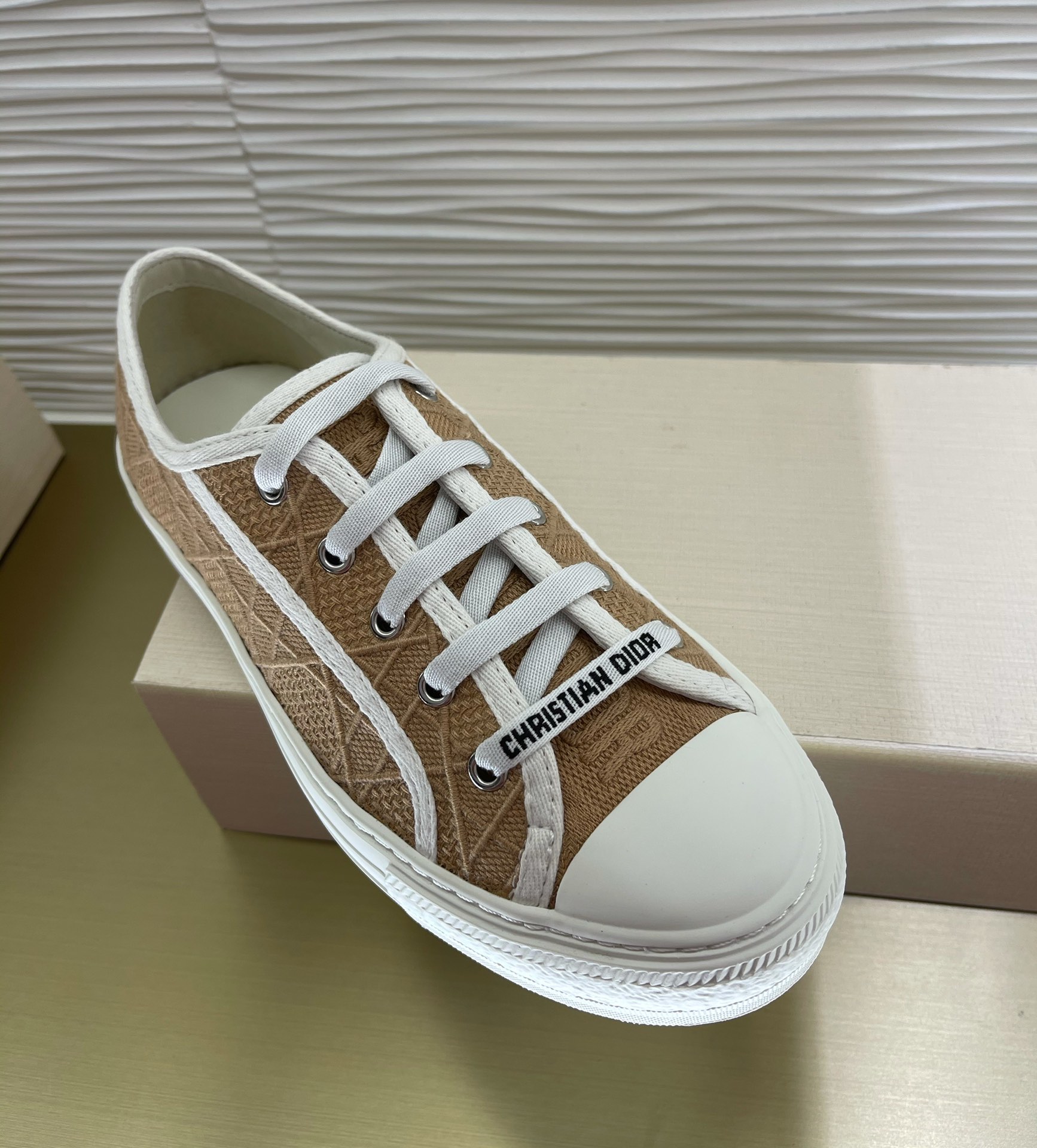D*or sneakers