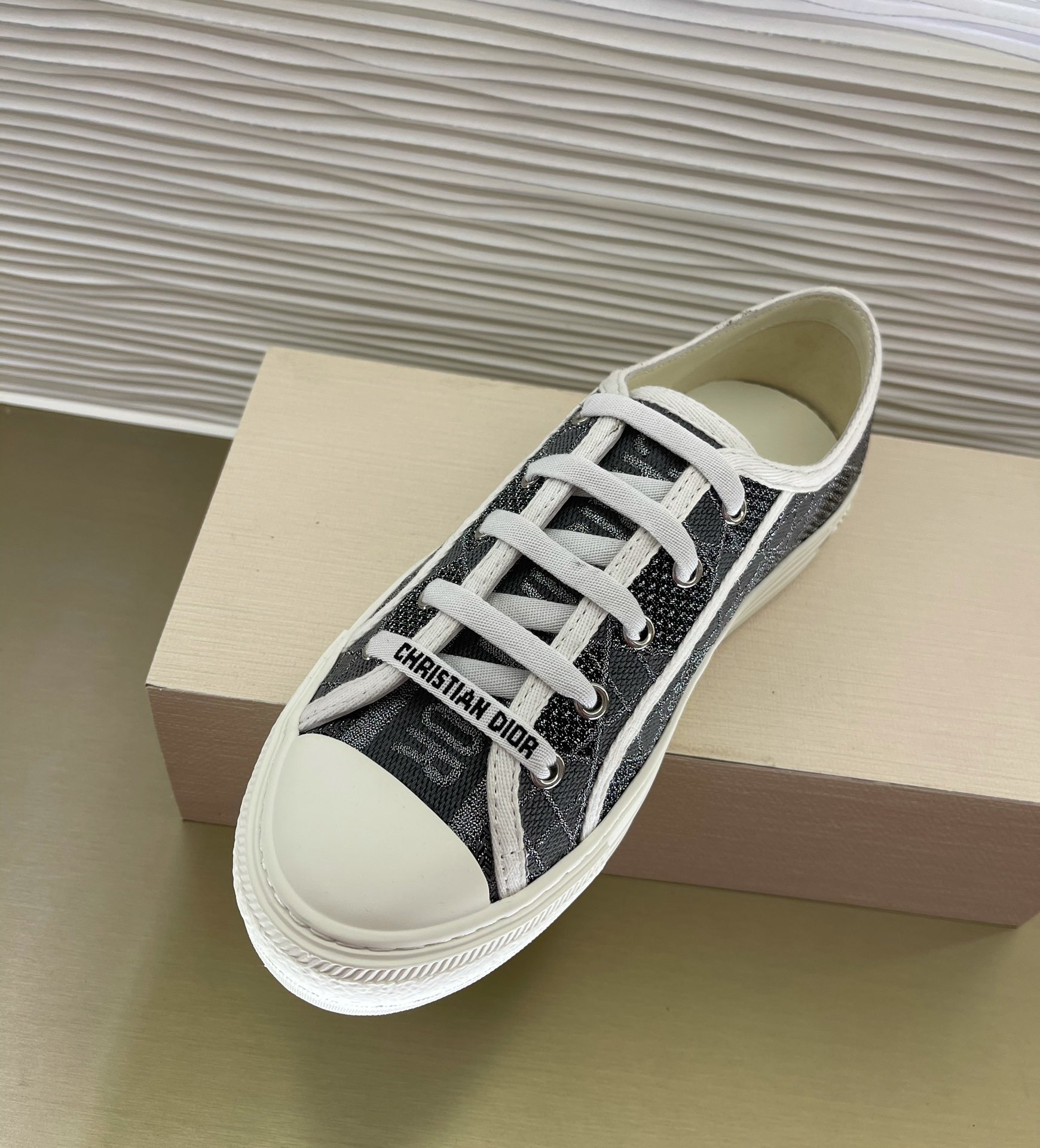 D*or sneakers