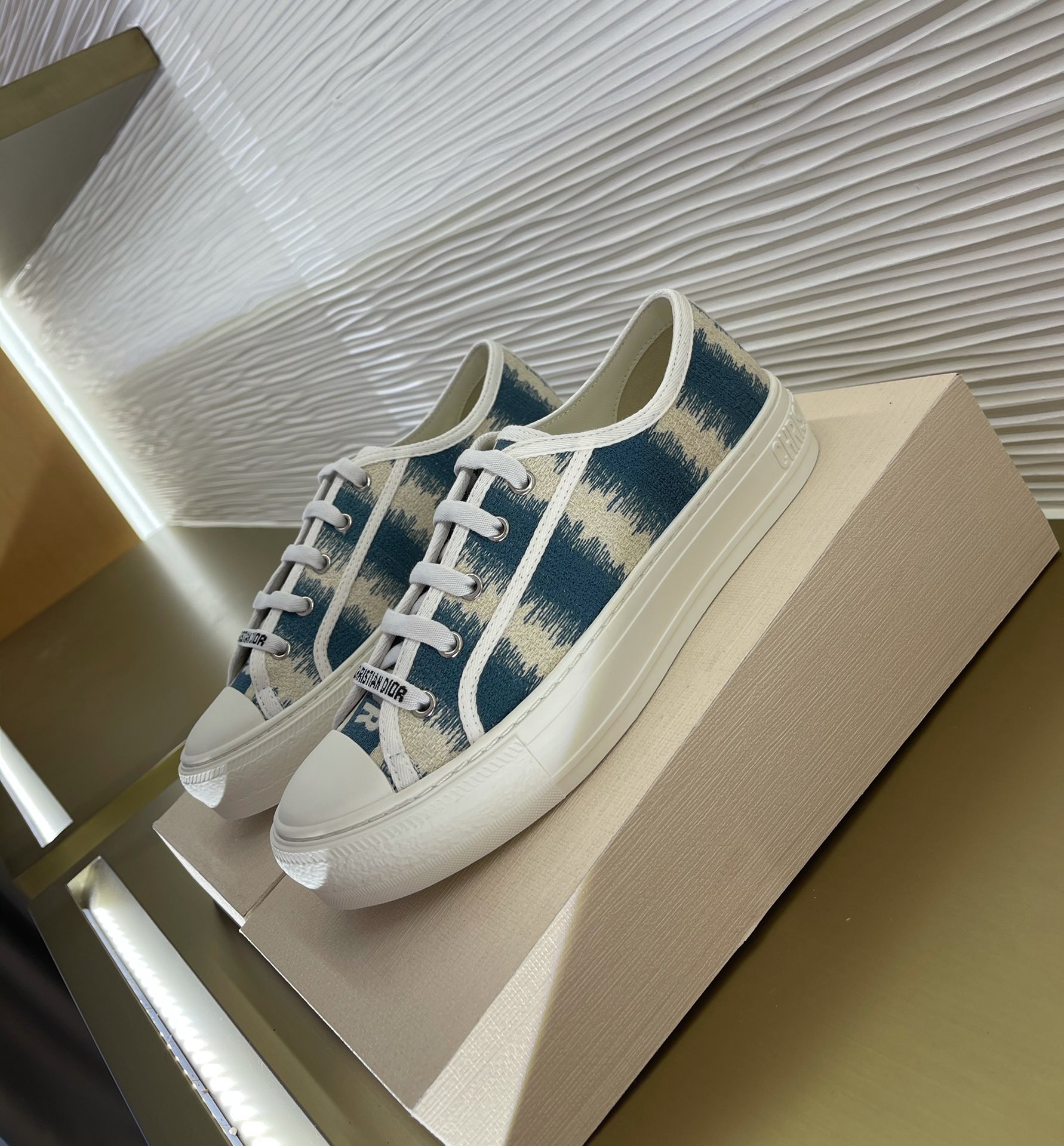 D*or sneakers
