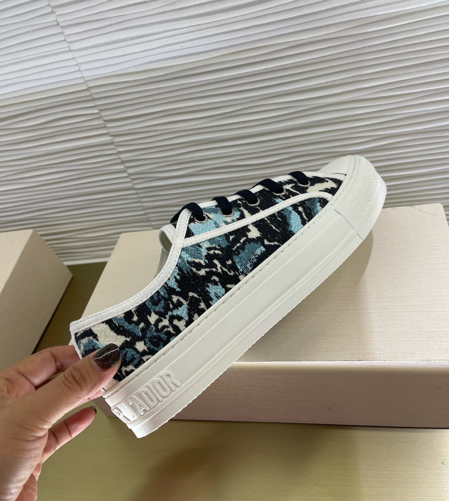 D*or sneakers