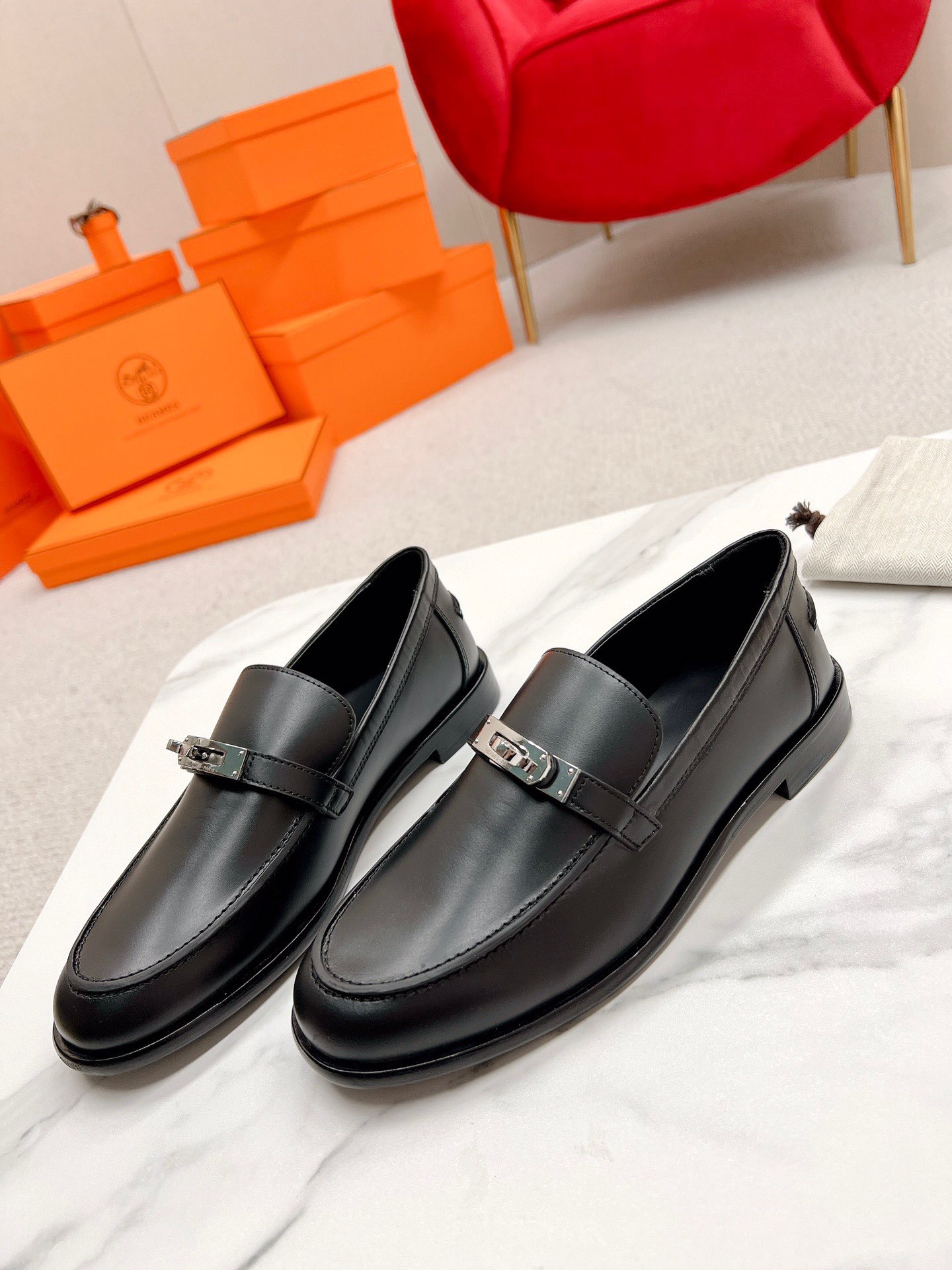 H**me5 loafers